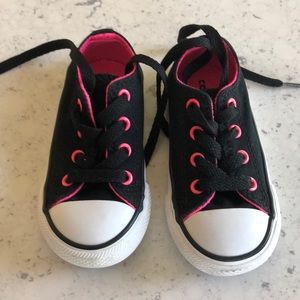 Black and pink toddler girls converse size 6